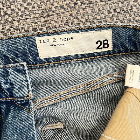 Rag & Bone Jeans, Straight Leg Light Wash, Size 28 - NEVER WORN - Picture 2 of 2